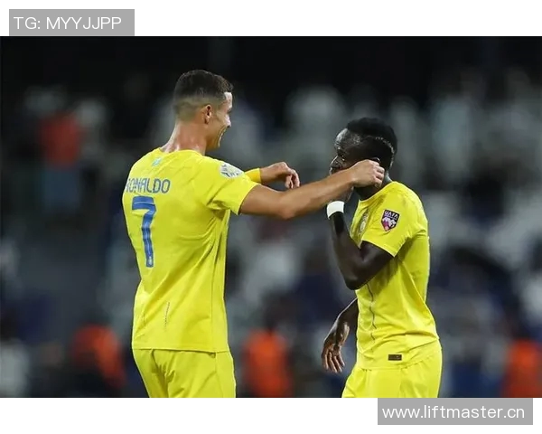 叶海亚遭对手飞身撞击头部吉达联合后卫朱莱丹被罚下场引发争议 叶海亚遭对手飞身撞击头部吉达联合后卫朱莱丹被罚下场引发争议