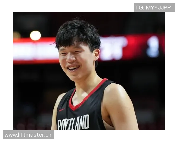 杨瀚森在强敌面前展现勇气上半场表现对比下半场更胜一筹 杨瀚森在强敌面前展现勇气上半场表现对比下半场更胜一筹