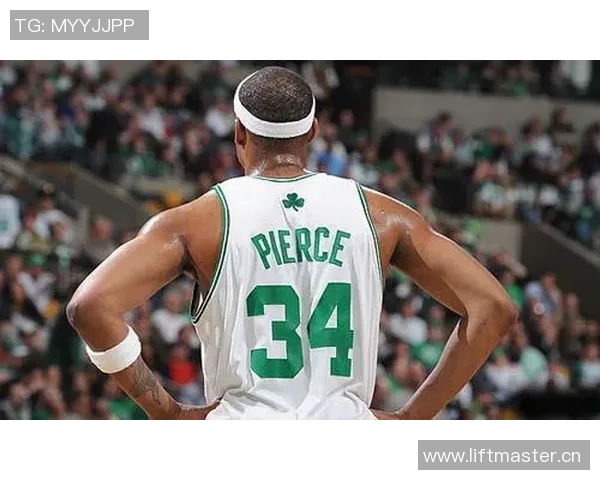 托马斯布莱恩特绝杀被帽怒推摄像头引发热议