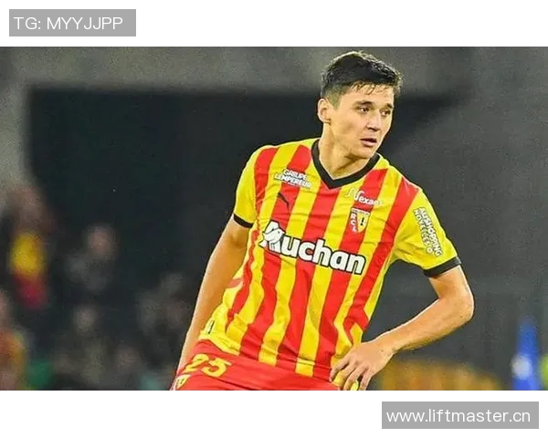 胡桑诺夫飞铲染红卡帅无奈21岁小将生涯135场迎来第二张红牌 胡桑诺夫飞铲染红卡帅无奈21岁小将生涯135场迎来第二张红牌