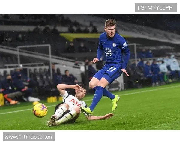 洛杉矶FC宣布续约38岁门将洛里至2026年并附加一年选择权 洛杉矶FC宣布续约38岁门将洛里至2026年并附加一年选择权